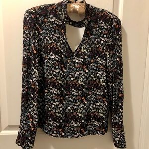 Beautiful floral blouse, perfect condition